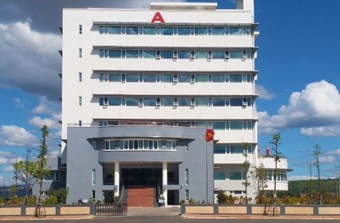 Yêu cầu rà soát gói thầu mua sắm trang thiết bị dạy học nghi giá cao ở Kon Tum