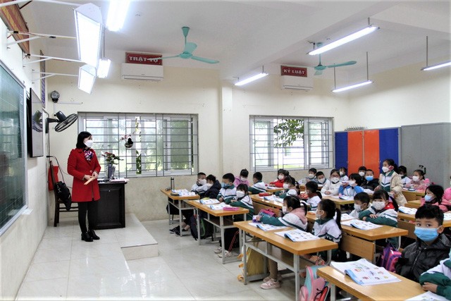 F0 ở trường học liên tục tăng, nhiều địa phương dừng học trực tiếp