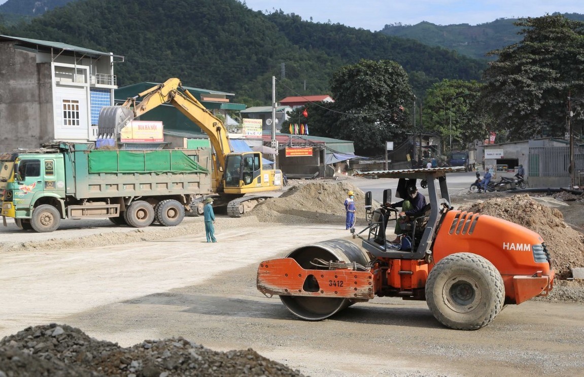 Cục Thuế Hòa Bình nêu tên 72 doanh nghiệp nợ hơn 300 tỷ đồng tiền thuế