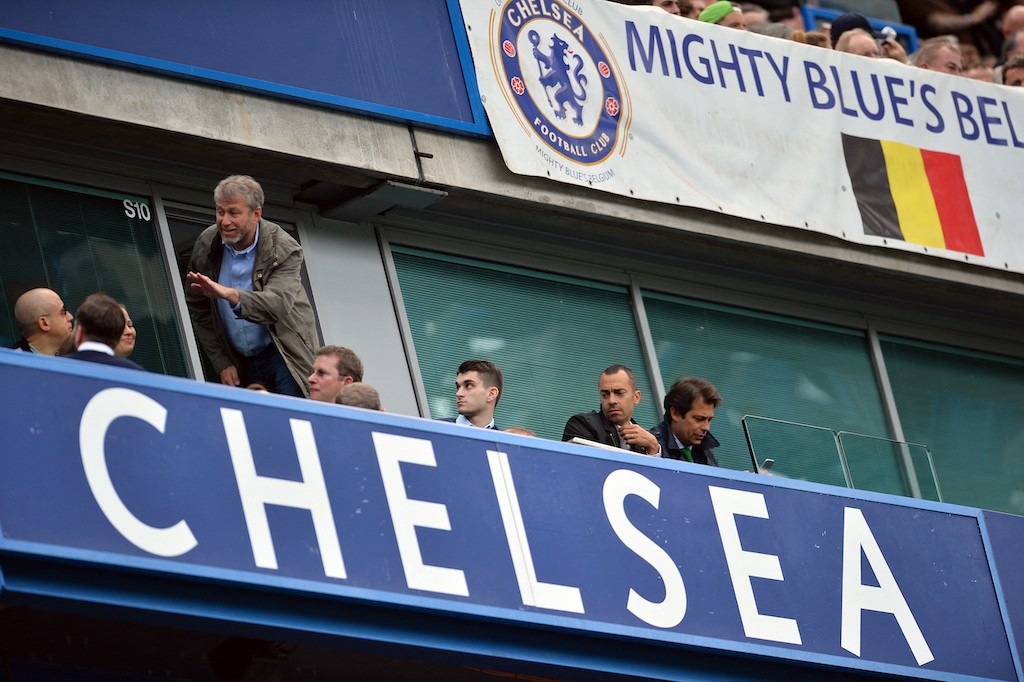 Tỷ phú Abramovich bị truất quyền, Chelsea duy trì hoạt động thế nào?