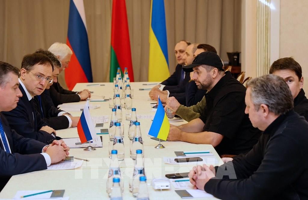 Nga và Ukraine tạm dừng kỹ thuật vòng đàm phán thứ tư