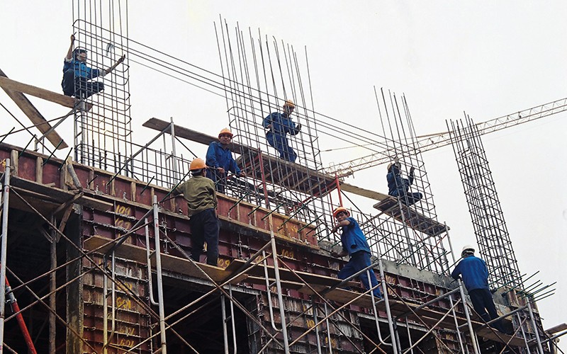 Giá vật liệu xây dựng tăng vọt, nhà thầu lao đao