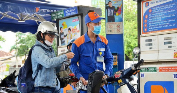 Chiều nay, giá xăng giảm 2.000 đồng/lít?