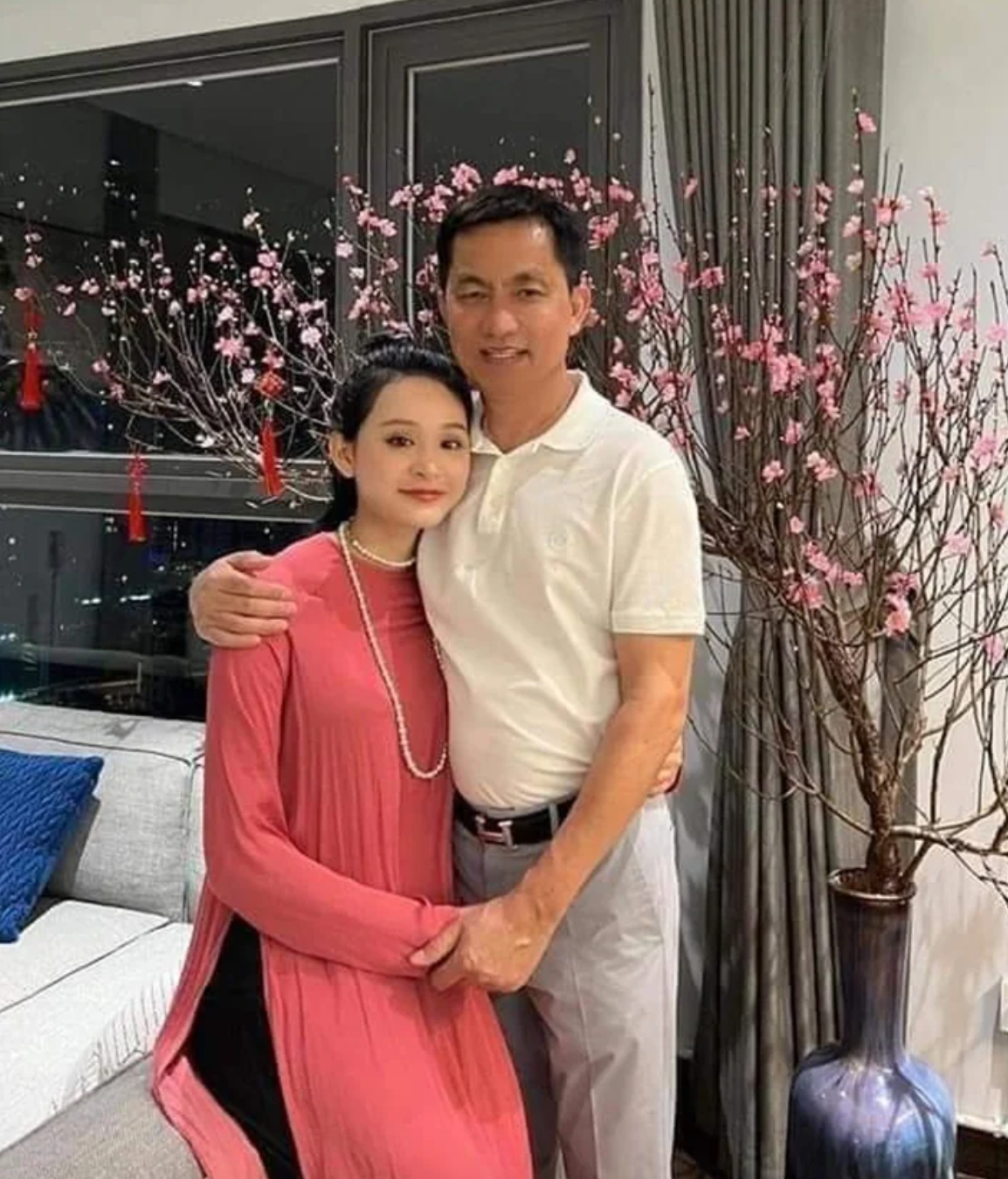 Ông Hồ Nhân, người chụp ảnh thân thiết với Hiền Hồ, là ai?