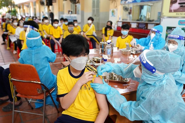 Trẻ dưới 12 tuổi từng là F0, có cần tiêm vaccine phòng COVID-19?