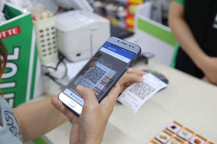 Thanh toán online lên ngôi, giao dịch rút tiền mặt từ ATM giảm mạnh