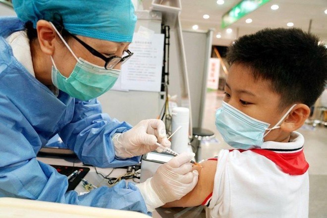 Kiến nghị nhận viện trợ 13,7 triệu liều vaccine cho trẻ em từ tháng Tư