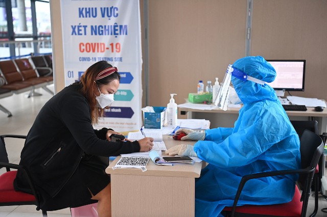 Hai kịch bản Covid-19 Việt Nam sắp tới