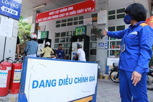 Kỳ vọng giá xăng dầu 'hạ nhiệt' giảm áp lực lên lạm phát