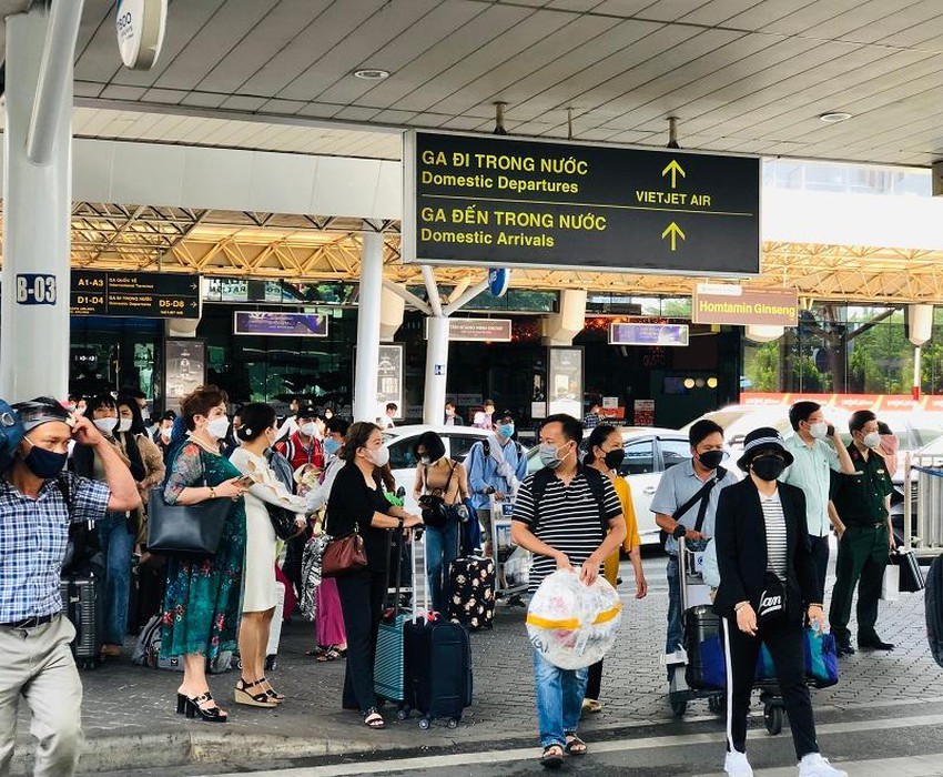 Nhiều đường bay 'cháy vé' dịp lễ 30-4