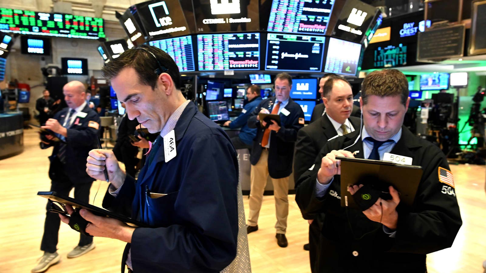 Chứng khoán Mỹ lao dốc, Dow Jones giảm mạnh nhất gần 2 năm