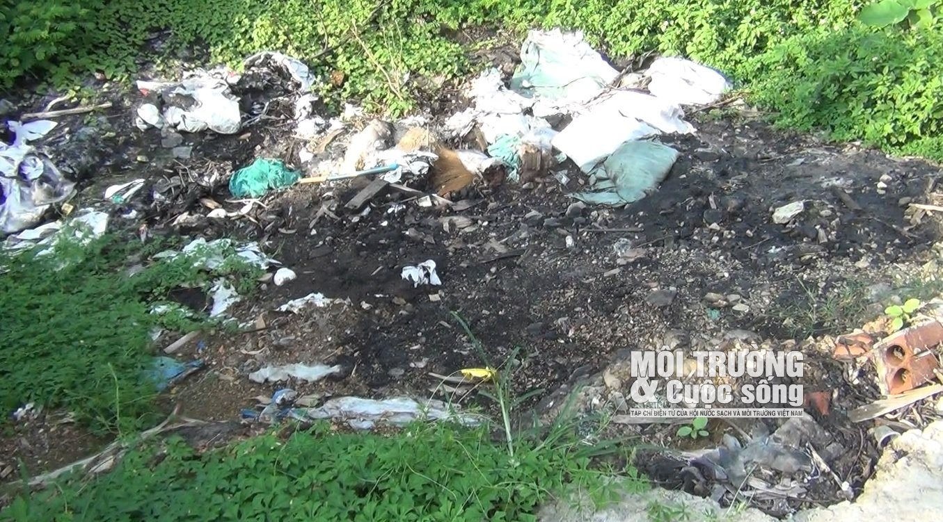 Quốc Oai (Hà Nội) – Bài 1: Người dân “bức xúc” vì các nhà xưởng khu Đồi Sò, xã Đông Xuân hoạt động gây ô nhiễm môi trường