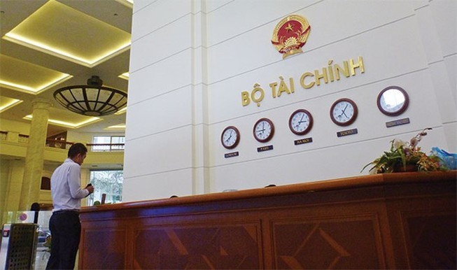 Cựu chủ tịch Ủy ban Chứng khoán về phòng báo chí