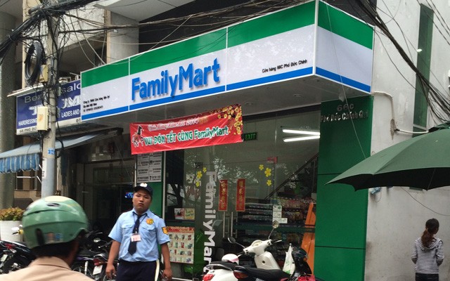 Lẩu ly FamilyMart bị tố có dòi: Cửa hàng thông báo chính thức về vụ việc