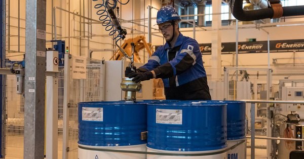Giá xăng dầu hôm nay 24/9: Lao dốc không phanh sau “cuộc đua” lãi suất tăng
