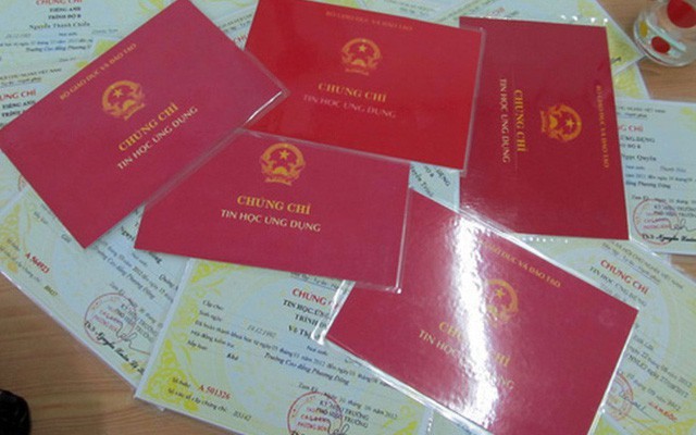 Cắt giảm các chứng chỉ không phù hợp với biên tập viên, phóng viên