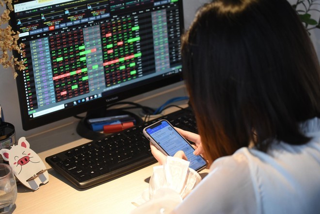 Tiền kiên quyết đứng ngoài, VN-Index bốc hơi 27 điểm