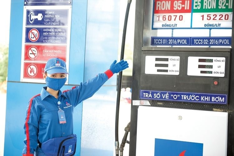 Giá xăng dầu hôm nay 8/10: Tiếp đà tăng mạnh sau khi leo đỉnh 5 tuần