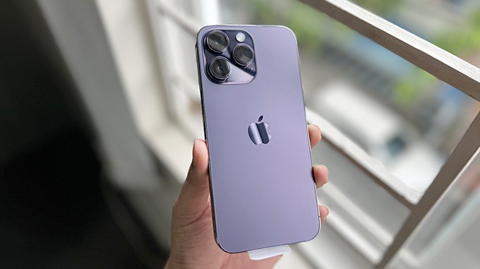 iPhone 14 có sức hút kỷ lục, hàng nghìn người Việt nhận máy trong đêm