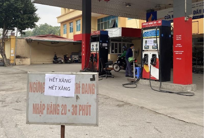 Khan hiếm xăng dầu lại lan rộng
