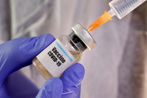 Sinh viên tiêm vắc xin Covid-19, trường mới được điểm thi đua?