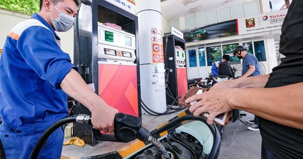 Giá xăng dầu hôm nay 29/10: Giảm hơn 1% sau khi Trung Quốc mở rộng hạn chế COVID