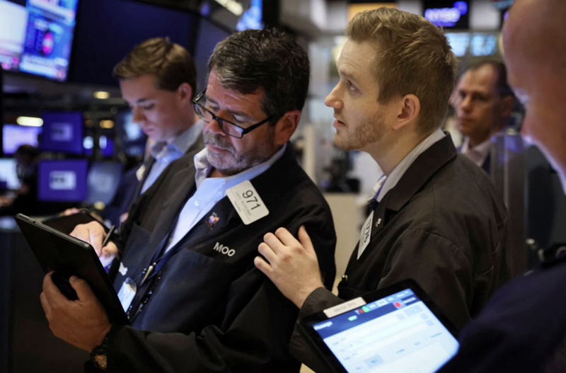 Dow Jones hoàn tất tháng tăng điểm mạnh nhất 46 năm