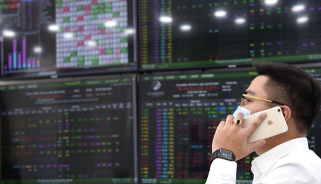 Quá thiếu tiền, chỉ số lình xình, cổ phiếu giảm giá gấp đôi số tăng