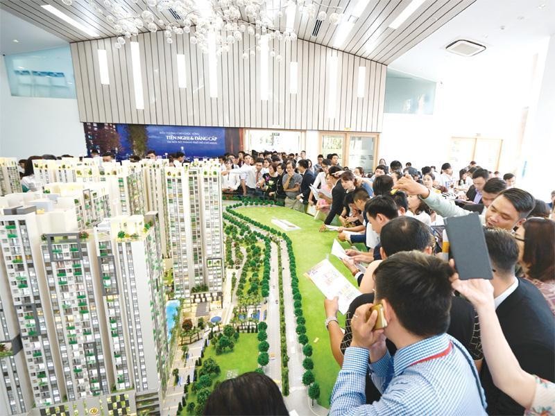 Thị trường bất động sản cuối năm: Không “khát” cung nhưng thiếu cầu