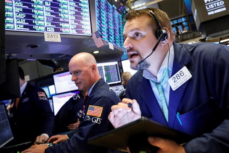 S&P 500 tụt dốc 5 phiên liên tiếp, giá dầu lập đáy mới của năm 2022