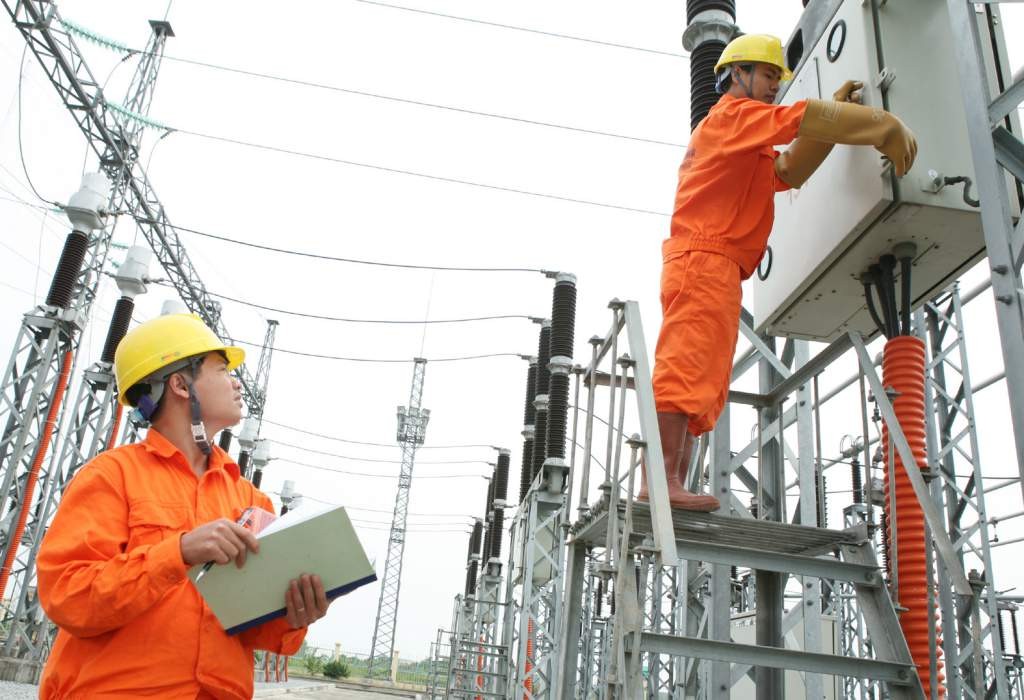 Lãnh đạo Bộ Công Thương hé lộ thời điểm chỉnh giá điện