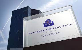 Mặc khủng hoảng ngân hàng, ECB vẫn mạnh tay tăng lãi suất