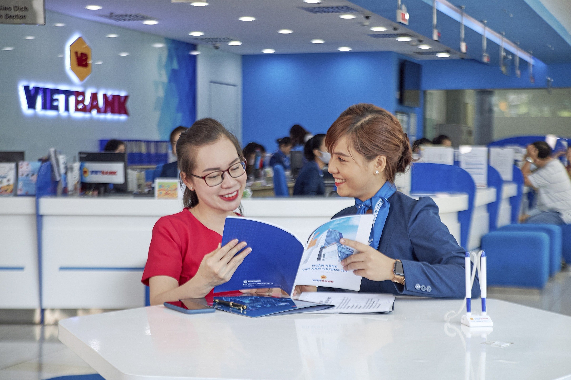 VietBank: Tín dụng và tiền gửi tăng trưởng âm, nợ xấu vọt lên 4,3%