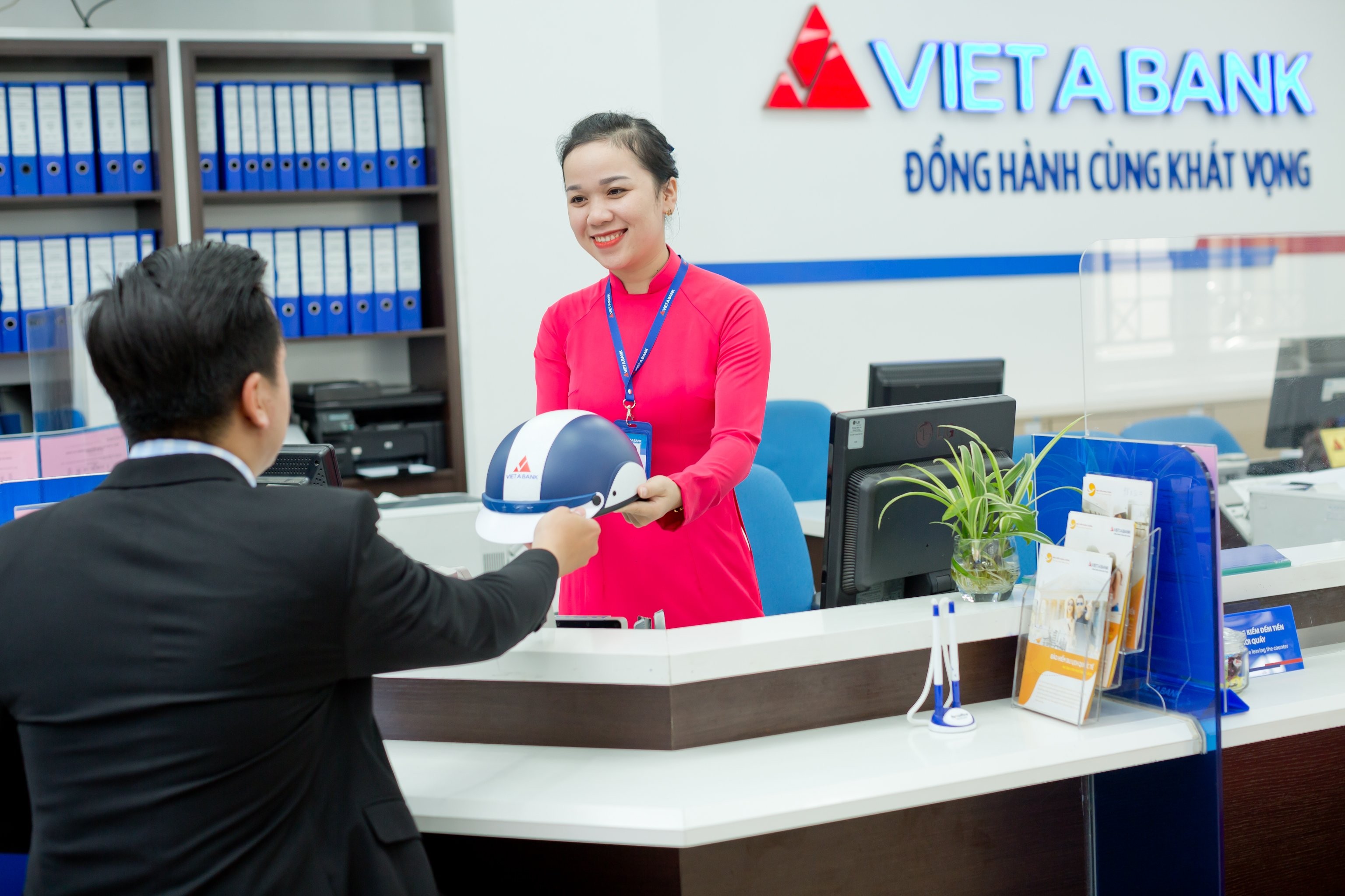 Nam A Bank và VietABank bị Phó thống đốc nhắc vì cho vay lãi cao