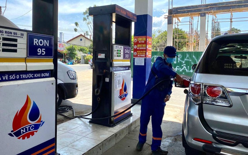 Giá xăng dầu hôm nay 5/5: Bay 9% trong tuần
