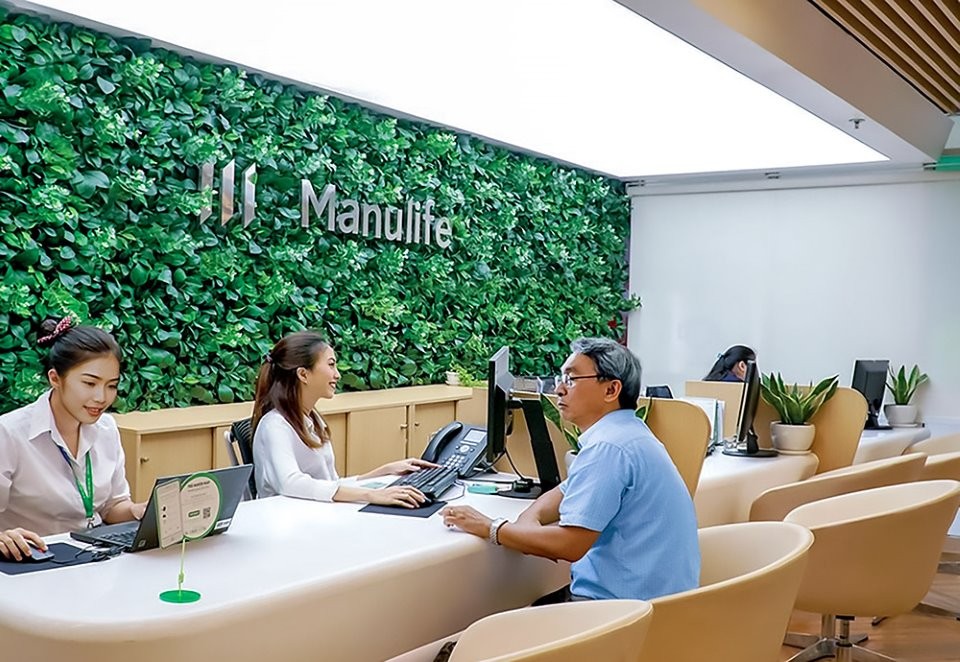 Manulife Việt Nam hứa hoàn tiền 100% khách gửi tiết kiệm SCB thành mua bảo hiểm