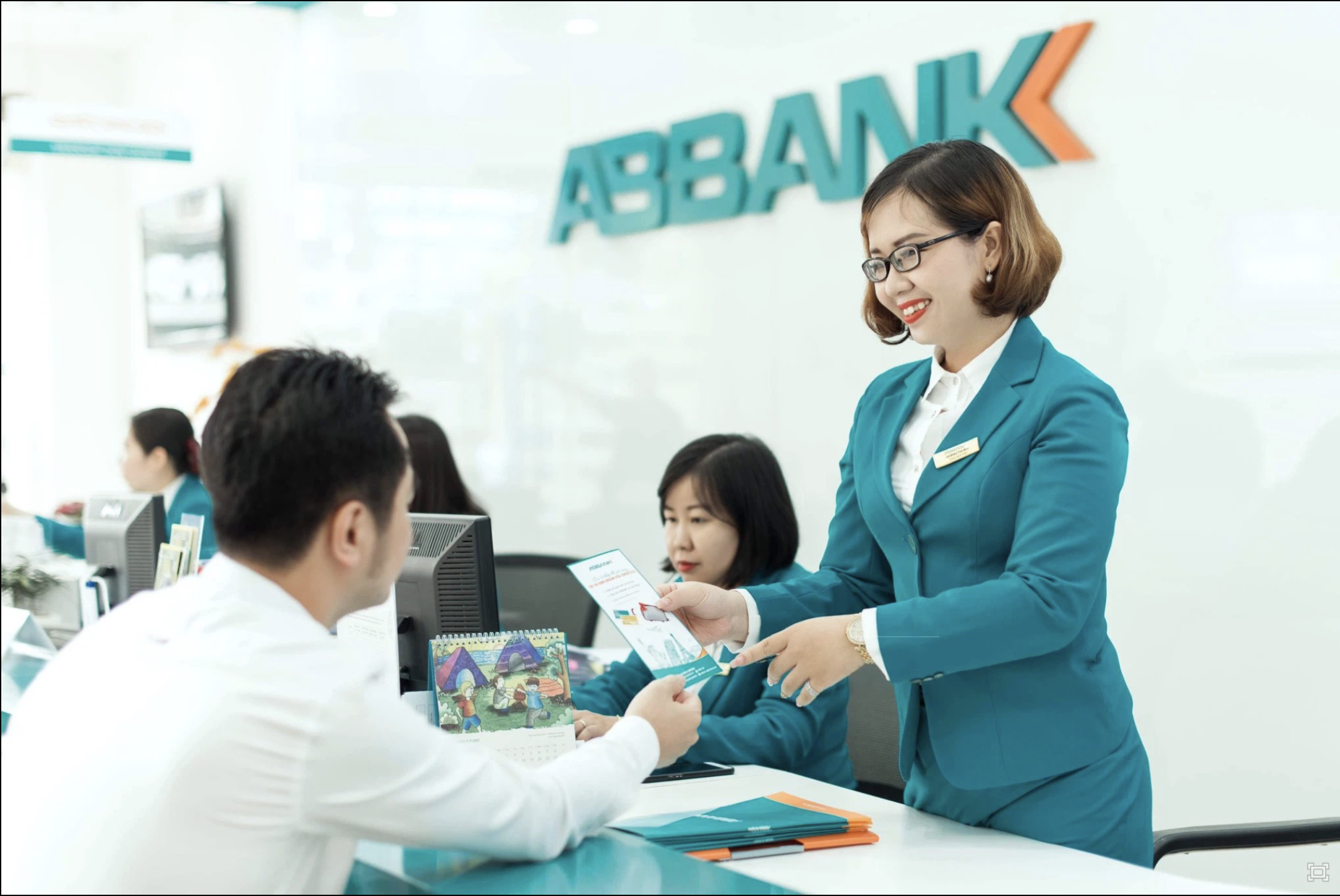 Nợ xấu phình to, bộ đệm dự phòng rủi ro của ABBank (ABB) có đang quá mỏng?