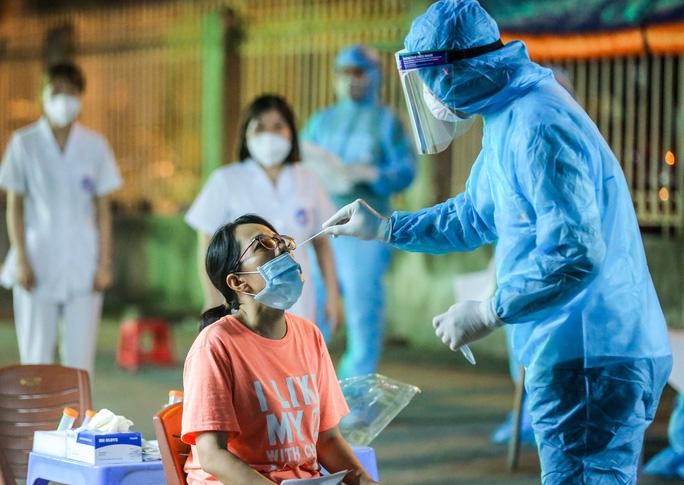 Ngày 5/5: Ca mắc COVID-19 mới tăng lên 4.305; đã tiêm hơn 1,6 triệu liều vaccine cho trẻ từ 5 - dưới 12 tuổi