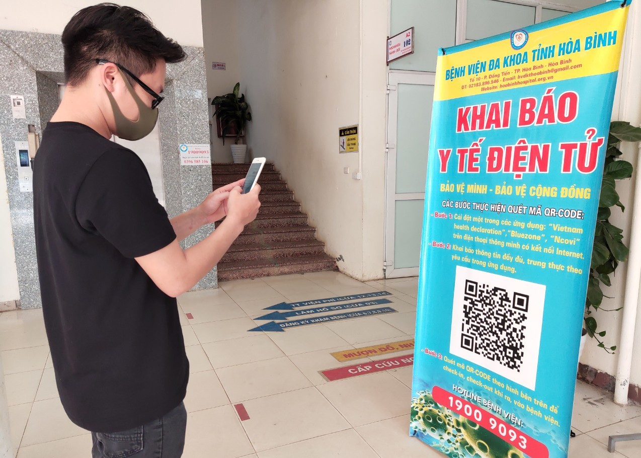 NÓNG: Ngừng khai báo y tế nội địa