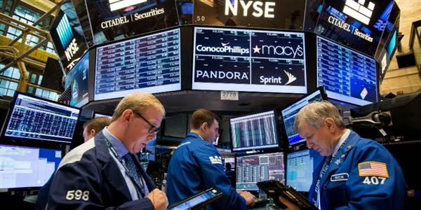 Chứng khoán Mỹ rơi tự do, Dow Jones mất hơn 1.000 điểm