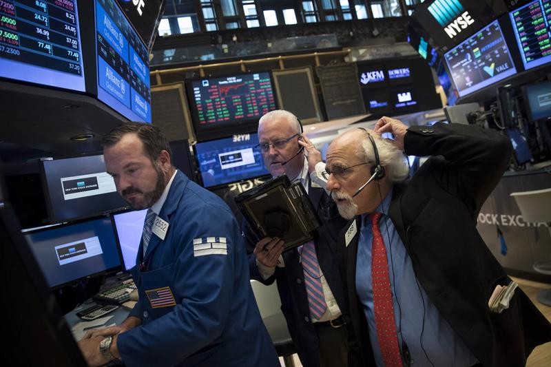 Bán tháo không ngừng, chứng khoán Mỹ xuống đáy hơn 1 năm