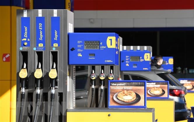 Lệnh cấm vận dầu của EU giáng đòn mạnh vào kinh tế Nga