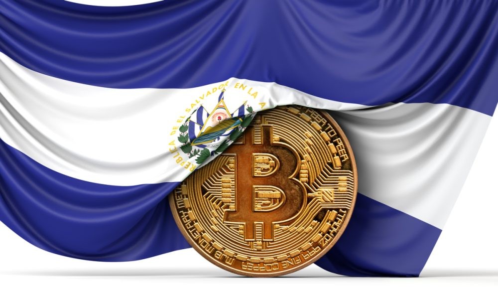 El Salvador tiếp tục 'bắt đáy' bitcoin