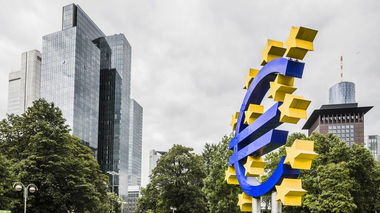 Thêm một quốc gia sử dụng euro làm tiền tệ chính