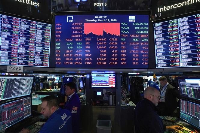 Buổi sáng tồi tệ nhất 3 năm qua: Tháo chạy điên cuồng, nước Mỹ tổn hại lớn