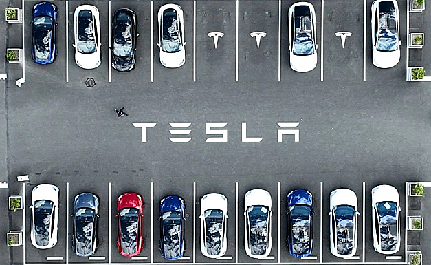 Tesla đang sa lầy vì Elon Musk