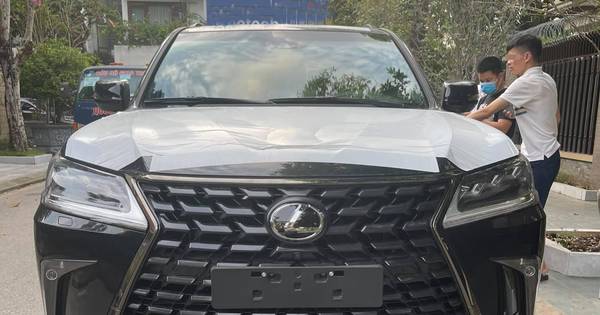Bất thường đường dây nhập siêu xe biếu tặng: Cần làm rõ trách nhiệm hải quan, thuế địa phương