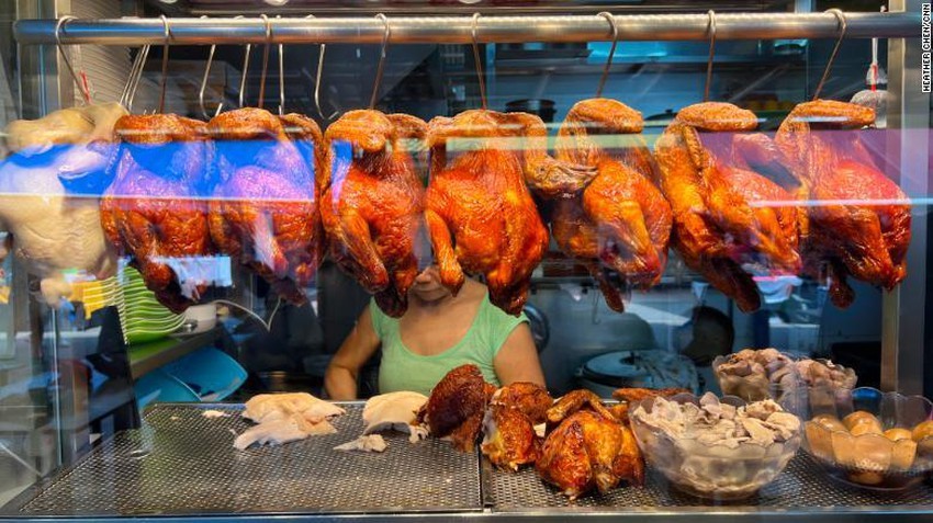 Đằng sau cuộc 'khủng hoảng cơm gà' ở Singapore