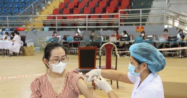 Ngày 8/6: Có 913 ca COVID-19 mới tại 43 tỉnh, thành; F0 nặng tăng lên 78 trường hợp