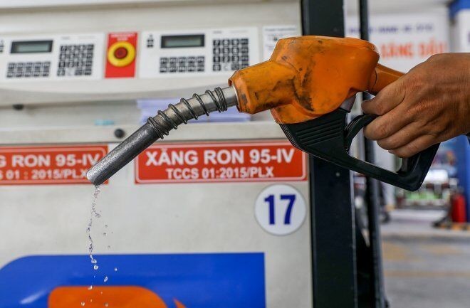Giá dầu liên tục tăng cao
